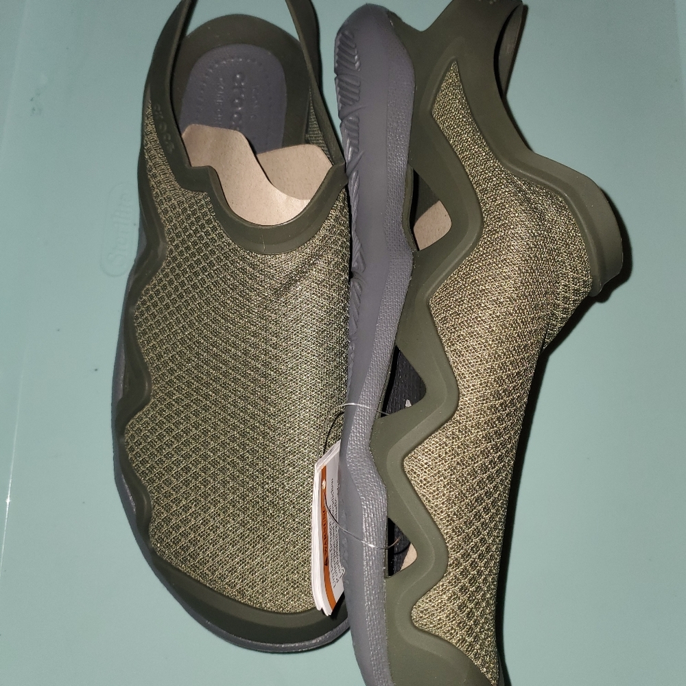 Men's crocs